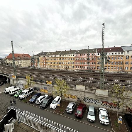 Wohnperle Neustadt - Zentral, Kostenloser Parkplatz, Lift, Klimaanlage Dresden Bagian luar foto