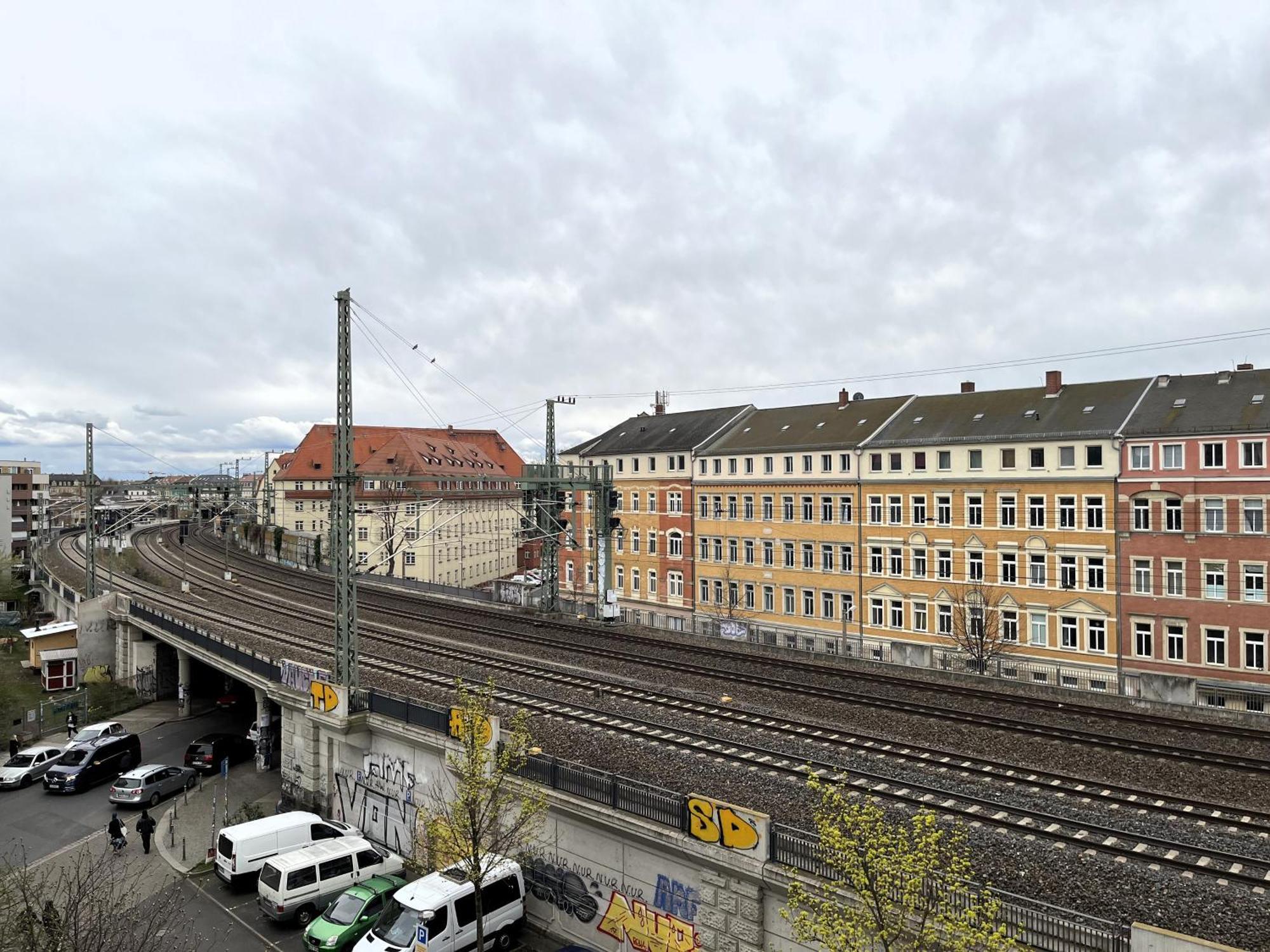 Wohnperle Neustadt - Zentral, Kostenloser Parkplatz, Lift, Klimaanlage Dresden Bagian luar foto